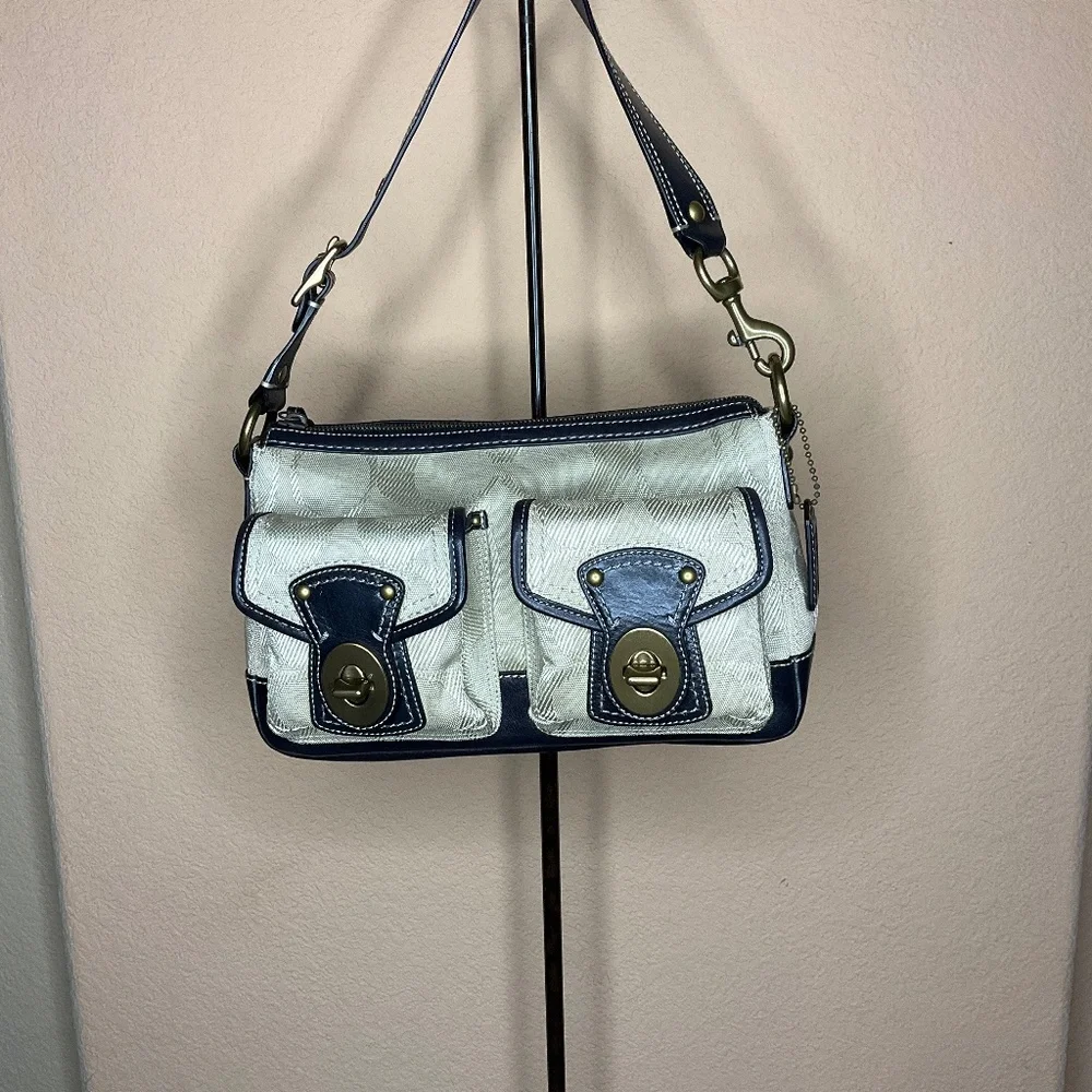 Coach Signature Hampton Cargo Pocket 10894 Navy Trim Double Turnlock Bag - Picture 2 of 13